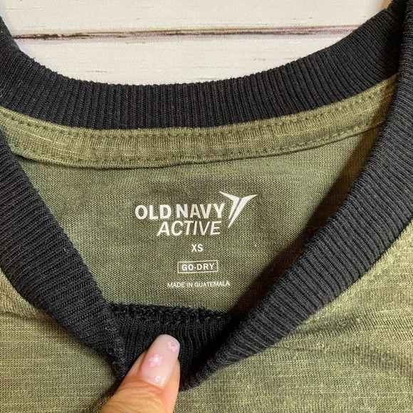 Old Navy Active “Go Dry” Tank Top - Picture 2 of 6